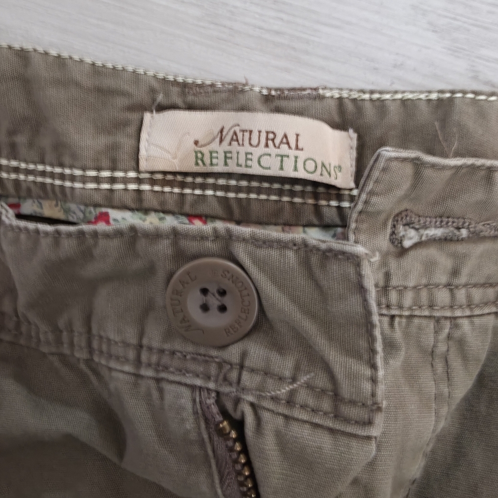 Natural Reflections Brown Khaki Cotton Cargo Shorts Womens Size 8 - Picture 5 of 11